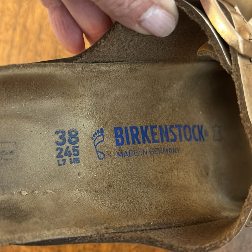 Birkenstock Arizona Sandal in Rose Gold - Picture 5 of 10